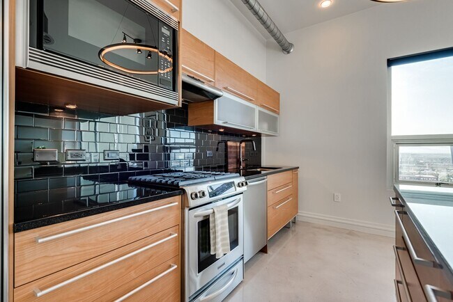 Building Photo - Newport Lofts 1502