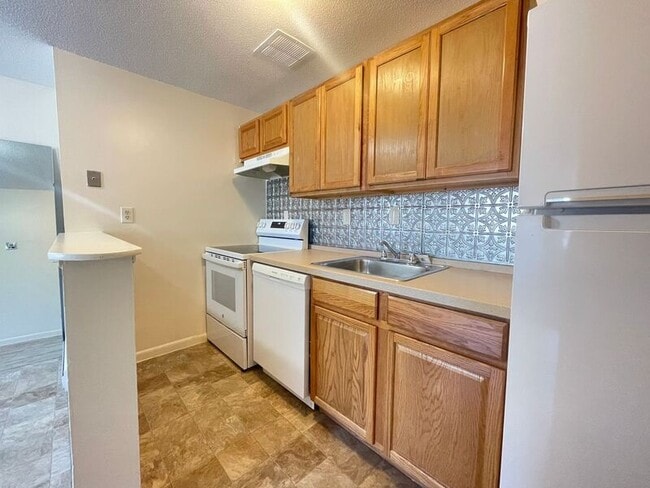 Primary Photo - 173 Loudon Rd