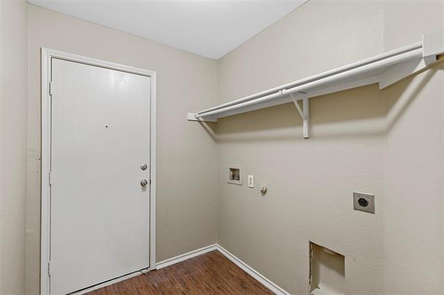 Building Photo - 2811 Briarbrook Dr