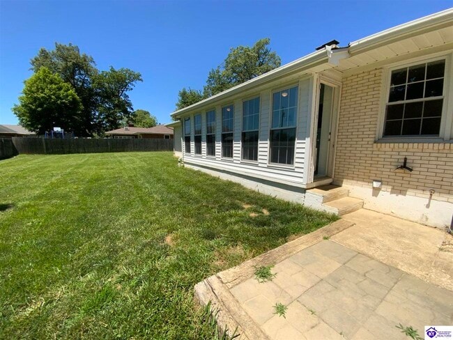 Building Photo - 408 W Crocus Dr