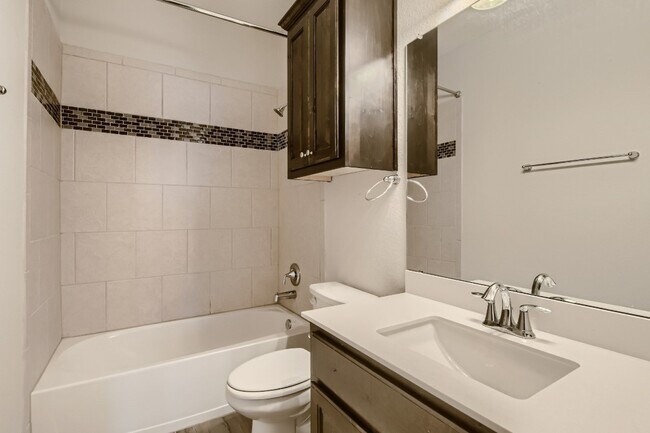 Building Photo - 764 Bonnet Blvd