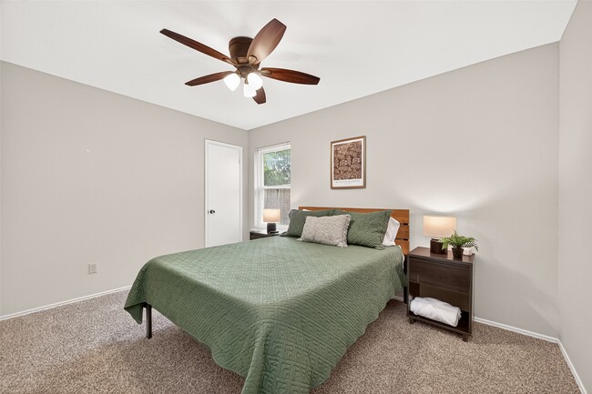 Building Photo - 5814 N Magazine Cir