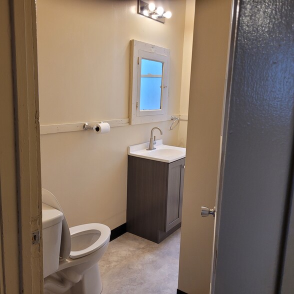 Bathroom - 1316 Lafayette Ave SE