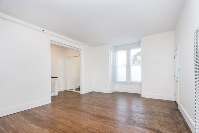 Building Photo - 3 Bed / 2 Bath pet friendly large and sunny unit on 24th St in Noe Valley. YouTube tour!