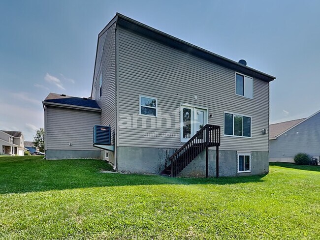 Building Photo - 32 Ascot Glen Dr
