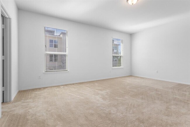 Building Photo - 108 Alpine St