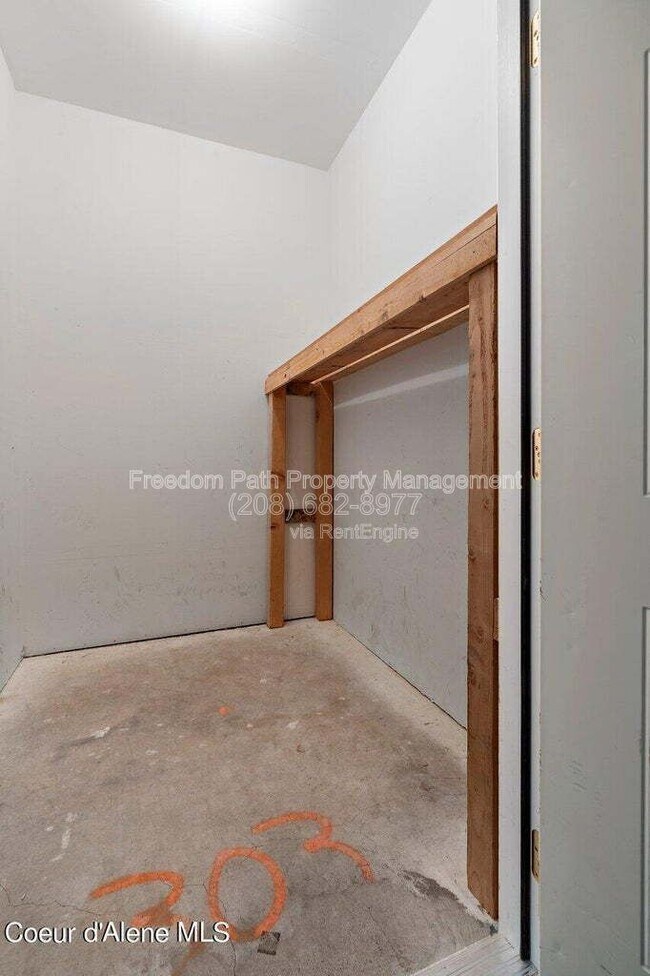 Building Photo - 310 N Promenade Loop