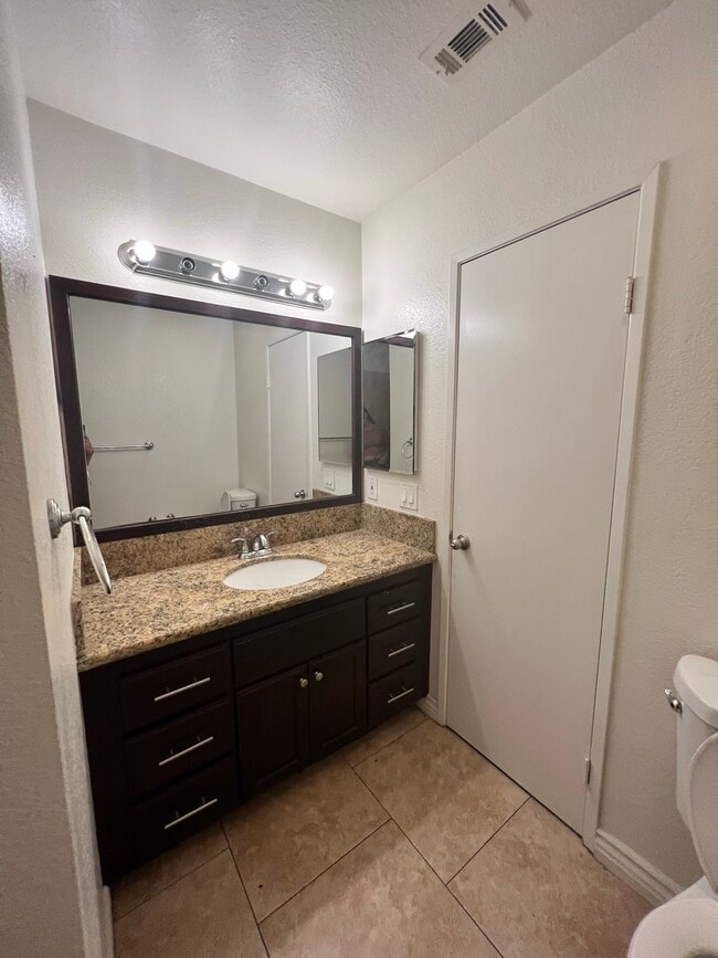 Building Photo - 12541 Softwind Dr