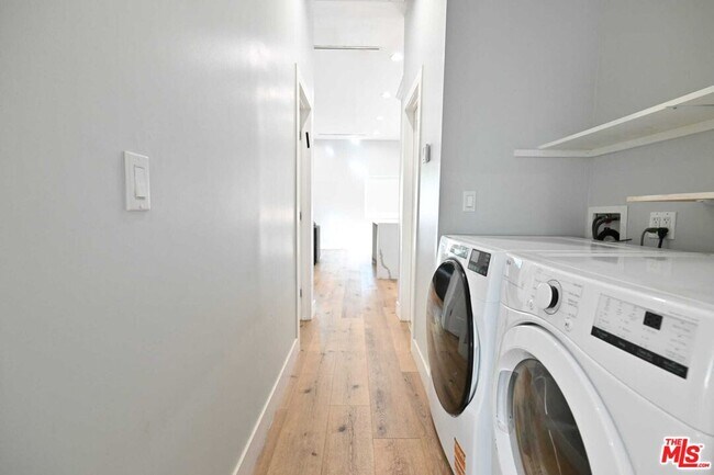 Building Photo - 6961 Balcom Ave