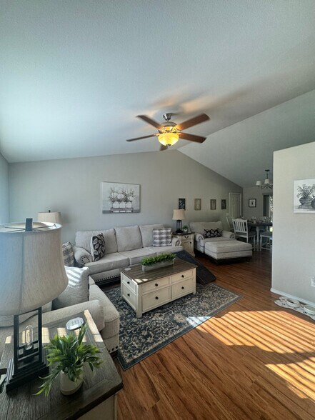 Building Photo - 4884 Thrush Ln