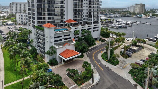 Building Photo - 100 S Birch Rd