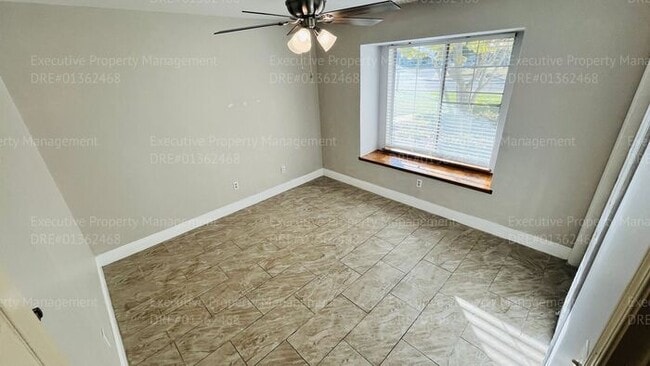 Building Photo - 3 bedroom/ 2 bathroom home located near Old River Rd/ White Ln