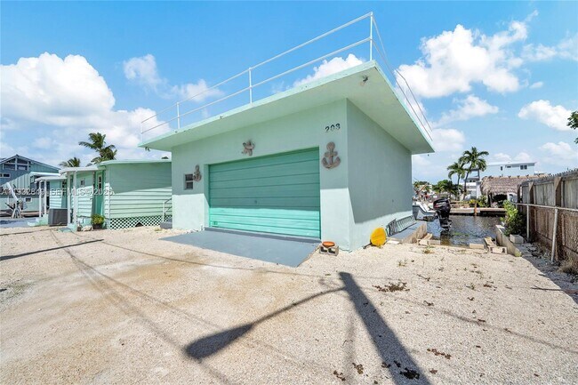 Building Photo - 203 Allen Ave