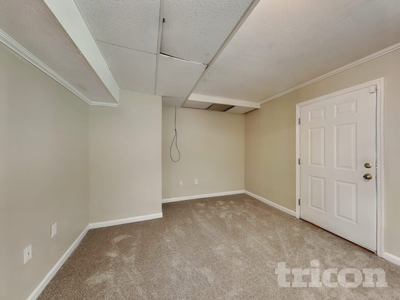 Building Photo - 50 Tufts Cir