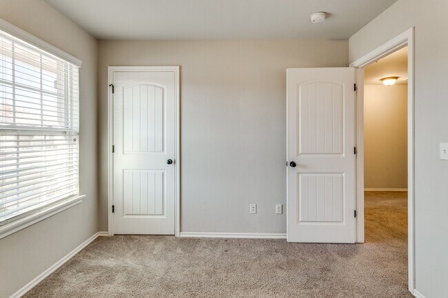 Building Photo - 1308 Heathrow Way