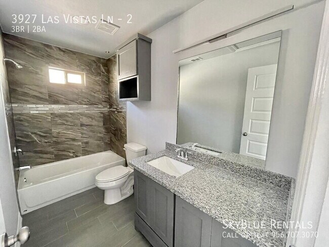 Building Photo - 3927 Las Vistas Ln