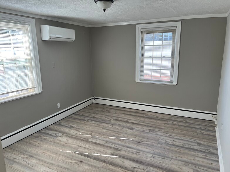 Building Photo - 18 West Ave