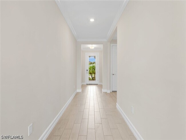 Building Photo - 28029 Sanibel Sands St