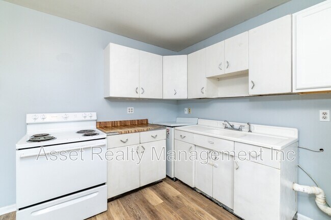 Building Photo - 4520 Nicholas Rd NW