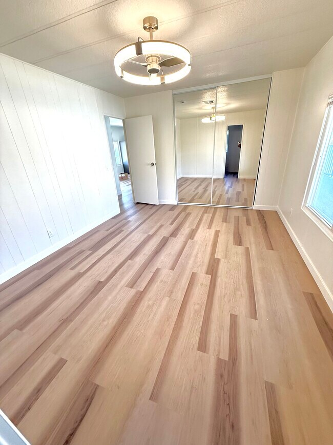 Building Photo - 500 Rancheros Dr