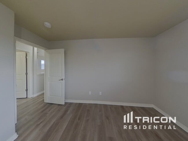 Building Photo - 9934 Silver Stirrup Dr