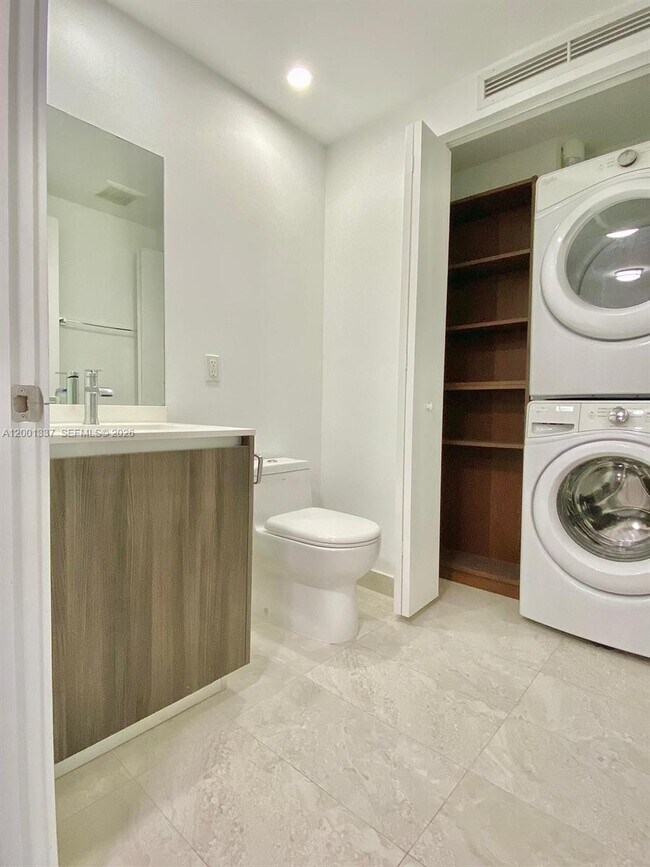 Building Photo - 488 NE 18th St