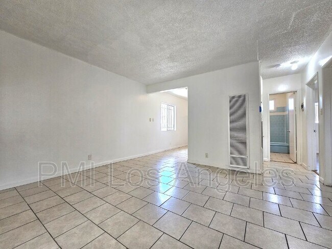 Building Photo - 10305 Juniper St