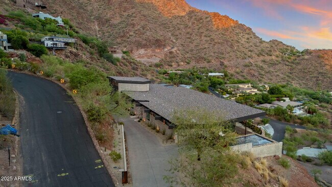 Building Photo - 4925 E Red Rock Dr