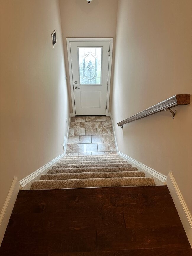 Building Photo - 2173 Versailles Dr