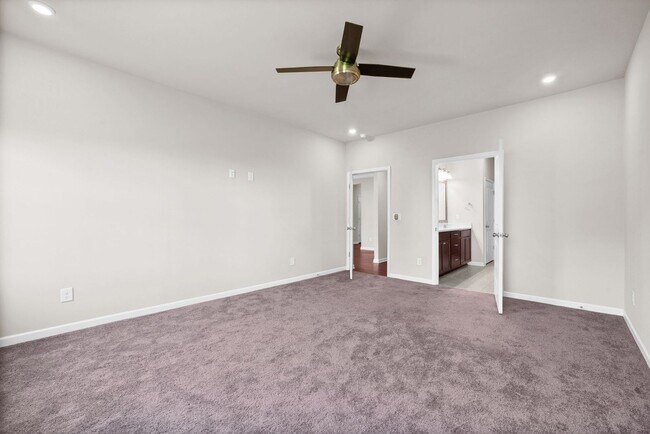 Building Photo - NOW RENT READY