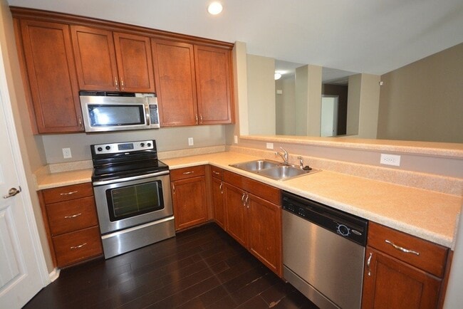 Building Photo - 45 Crystal Lake Dr