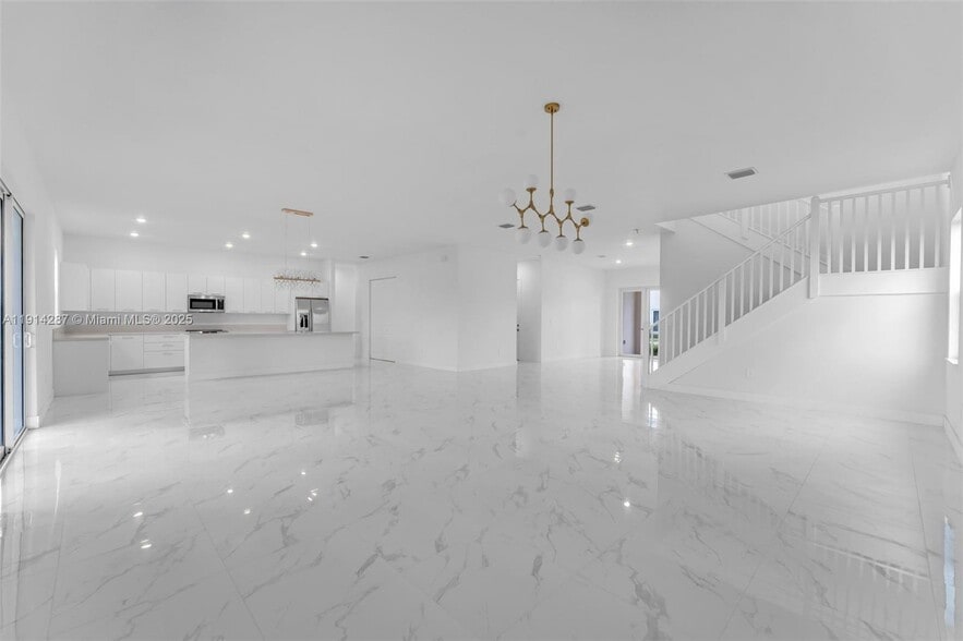 Building Photo - 4336 SW 122nd Ter