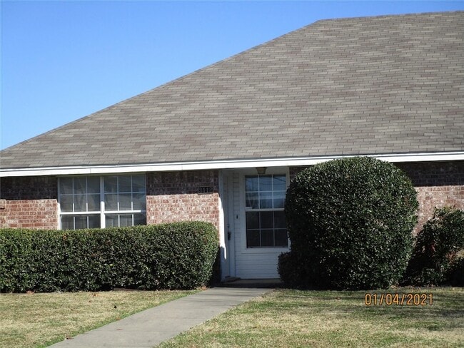 Building Photo - 3112 Inglewood St