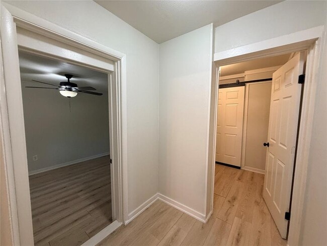 Building Photo - 5330 Wellington Dr