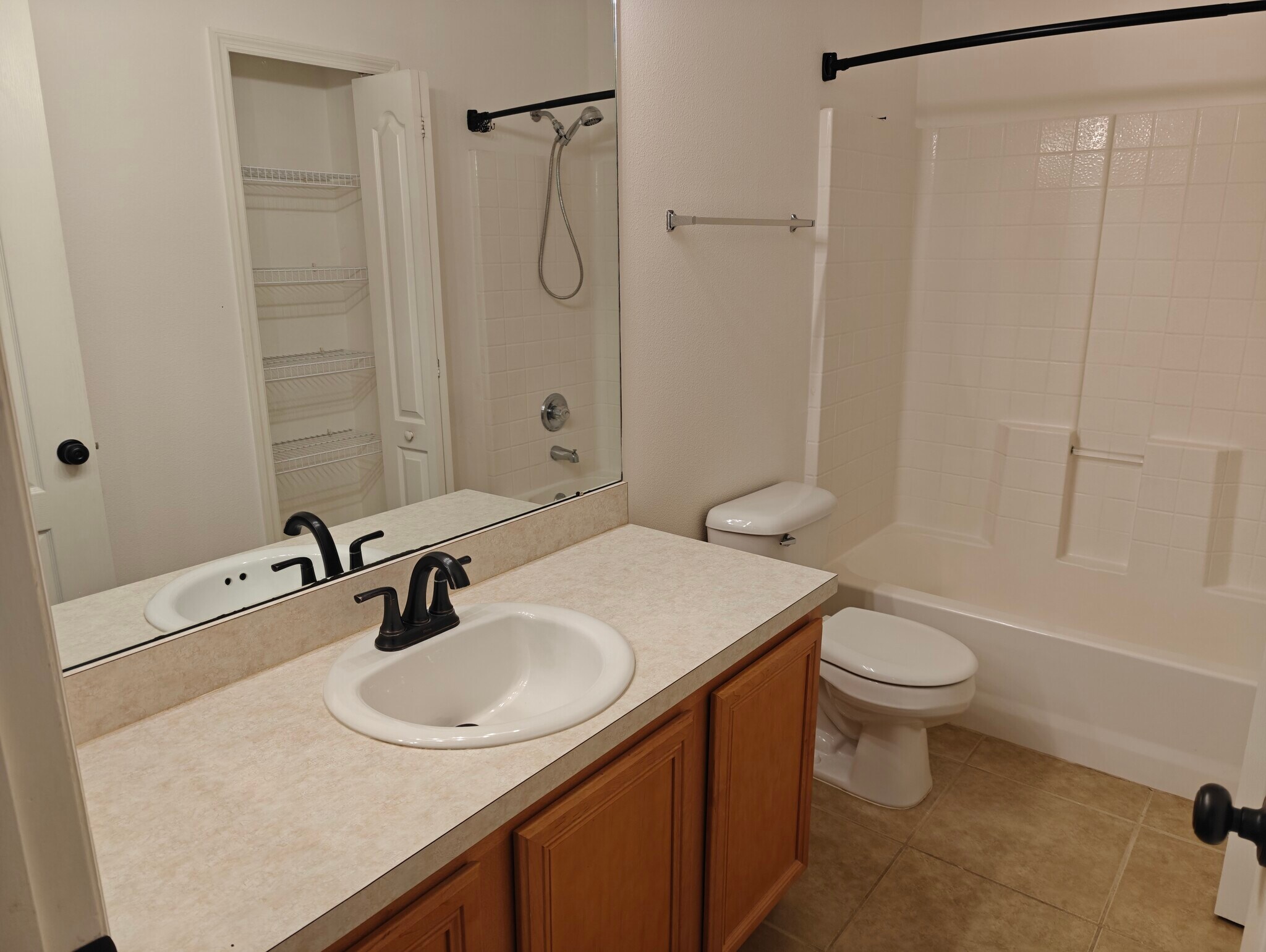 Building Photo - 5864 Fishhawk Ridge Dr