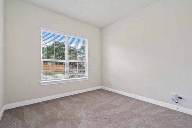 Building Photo - 3805 Wales Ct