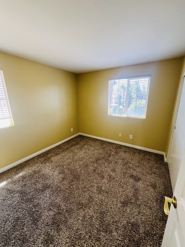 Building Photo - 32382 Gardenvail Dr