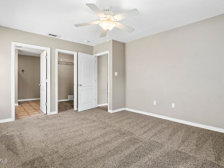 Building Photo - 15095 Cedar Springs Dr