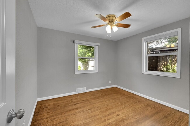 Building Photo - $2,225.00, 2-bed, 1-bath located in Denver.