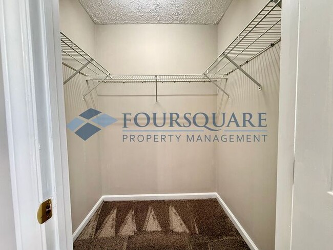 Building Photo - Spacious 4-Bed / 3-Bath Single-Family Home with Sunroom, Fenced Yard. Convenient to Southeast Ral...