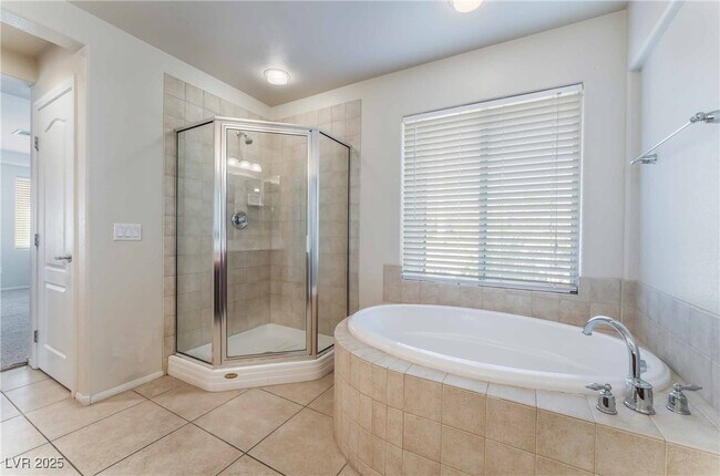 Building Photo - 7013 Whipple Manor St