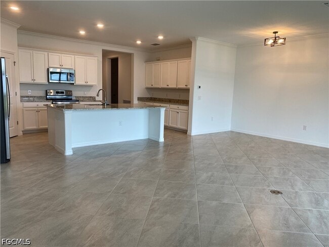 Building Photo - 14662 Cantabria Dr