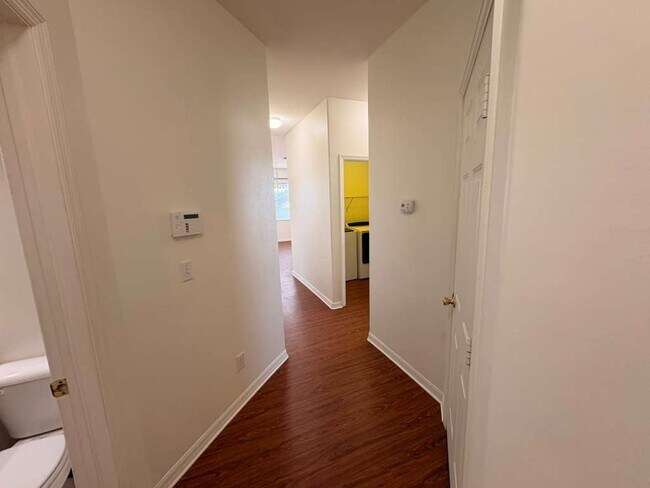 Building Photo - 1826 NW 15th Terrace