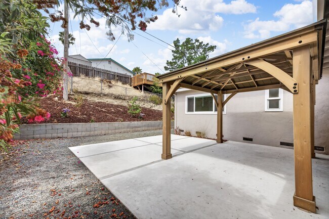 Building Photo - 4535 Lobos Ave