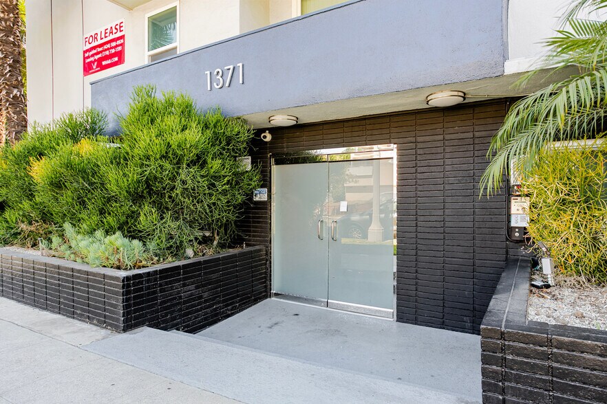 Building Photo - 1371 S Beverly Glen Blvd