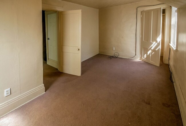 Building Photo - 690/692 Carpenter