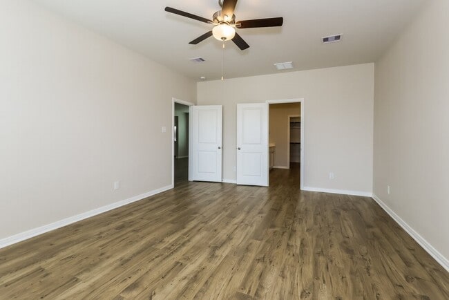 Building Photo - 468 Beechwood Hacienda Dr