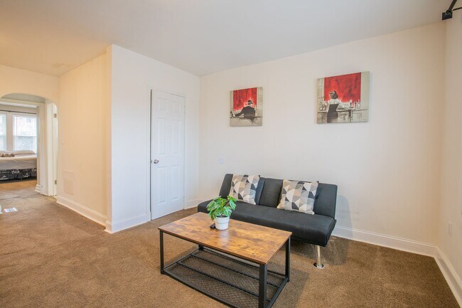 Building Photo - Cozy 1 BR/1 BA Apartment in Congress Heights!