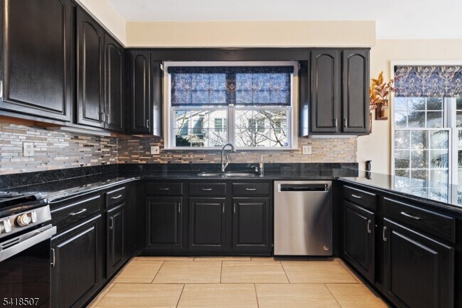 Building Photo - 29 Newell St