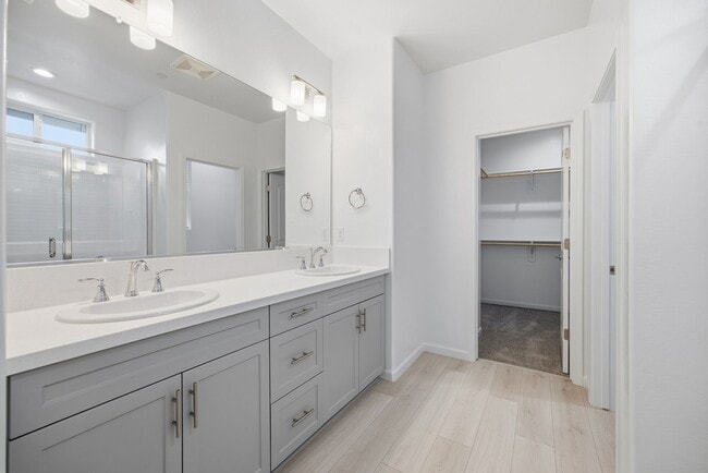 Building Photo - Brand New 4 Bedroom 3 Bathroom with solar in NW Visalia!!!